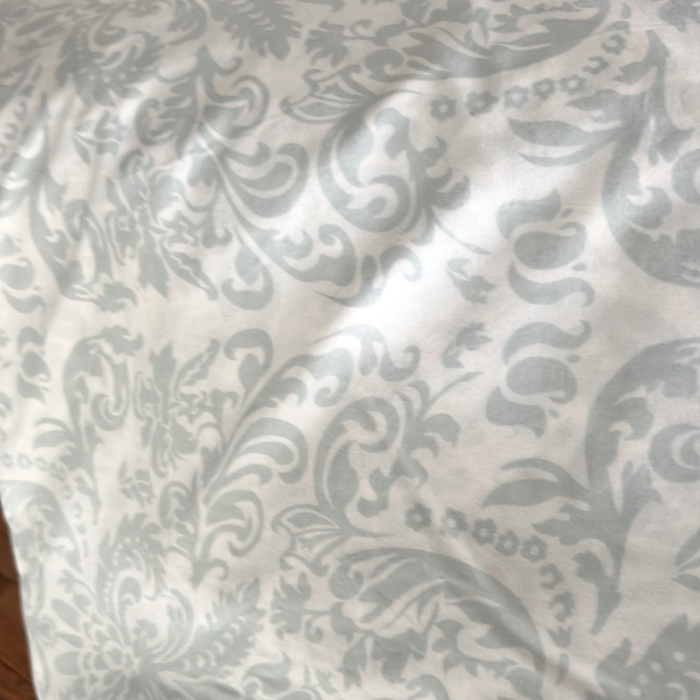 PINE CONE HILL Queen/Full size duvet cover and 2 standard pillowcases.